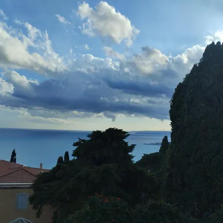 Con Cucina A Centro Con Vista Mare E Su L'etna Casa Muscolino * Taormina